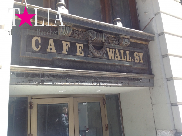 Кафе ''Уолл-стрит''. Уолл стрит, Манхэттен